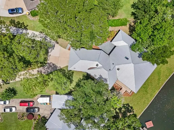 23 Neptune Dr, Mary Esther, FL 32569