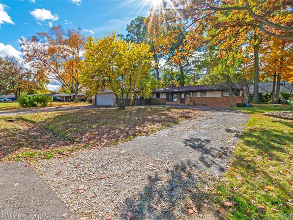 29621 Gilchrest St, Farmington Hills, MI 48334