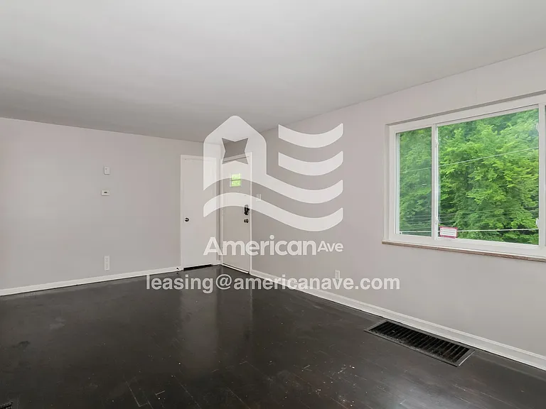 88525_003_living_room_13779260.jpg
