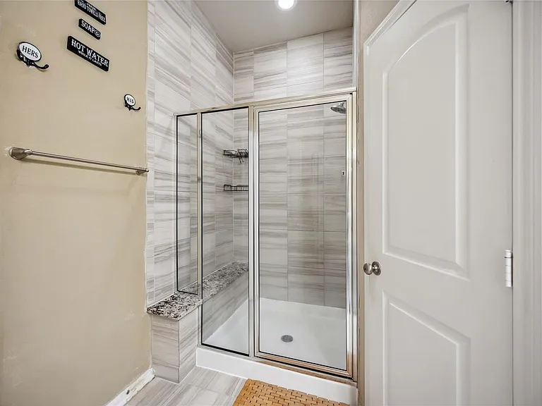 12419 Alora Bluff Trl — Photo 17