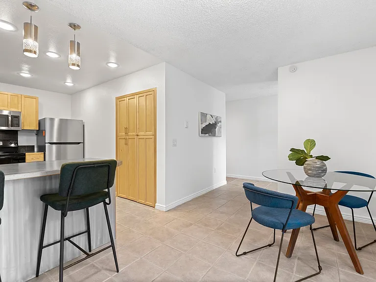 2926 Glenwood Dr — Photo 6