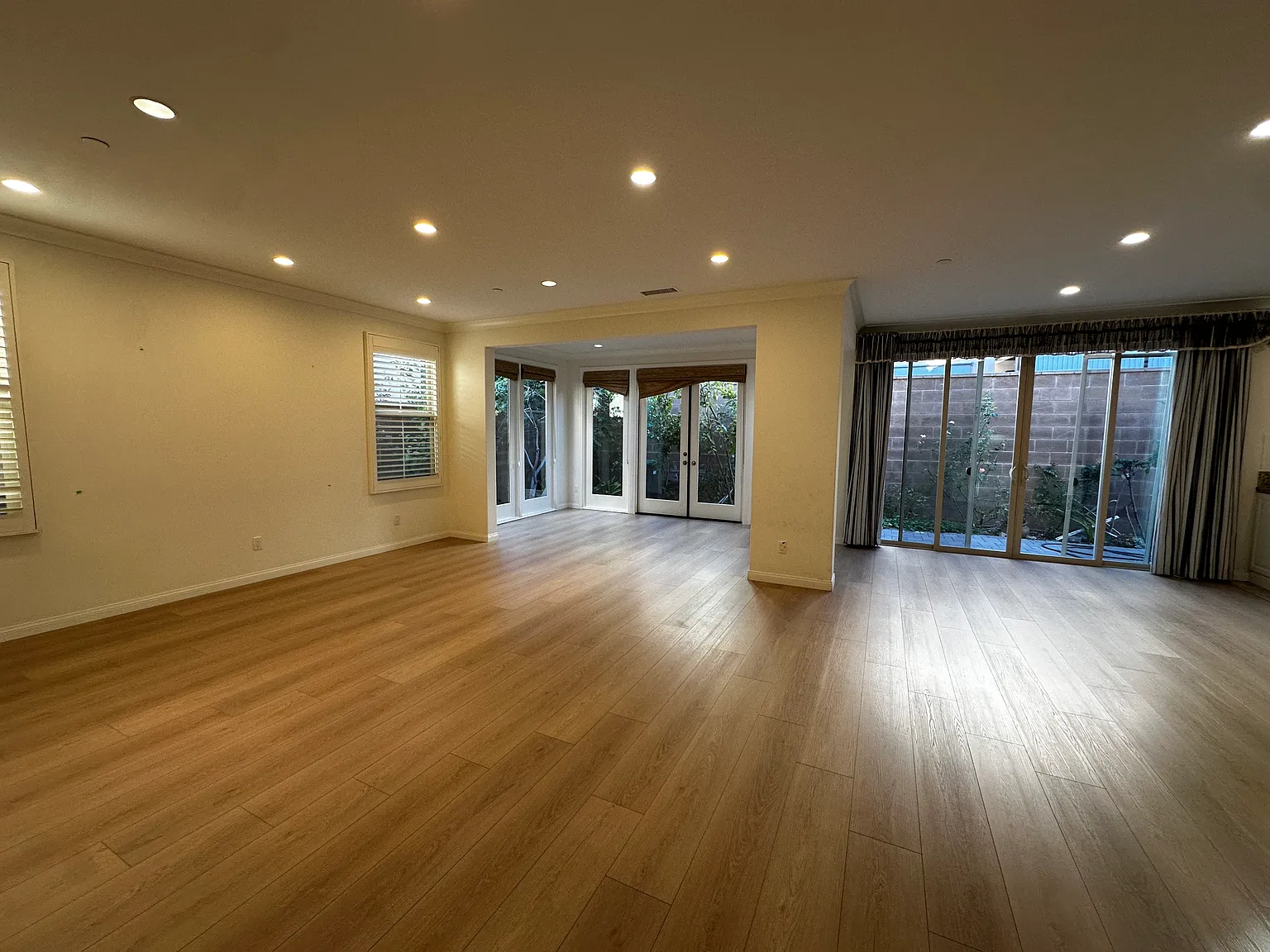 4 bed, 2653 sqft, $6,300 — Photo 4