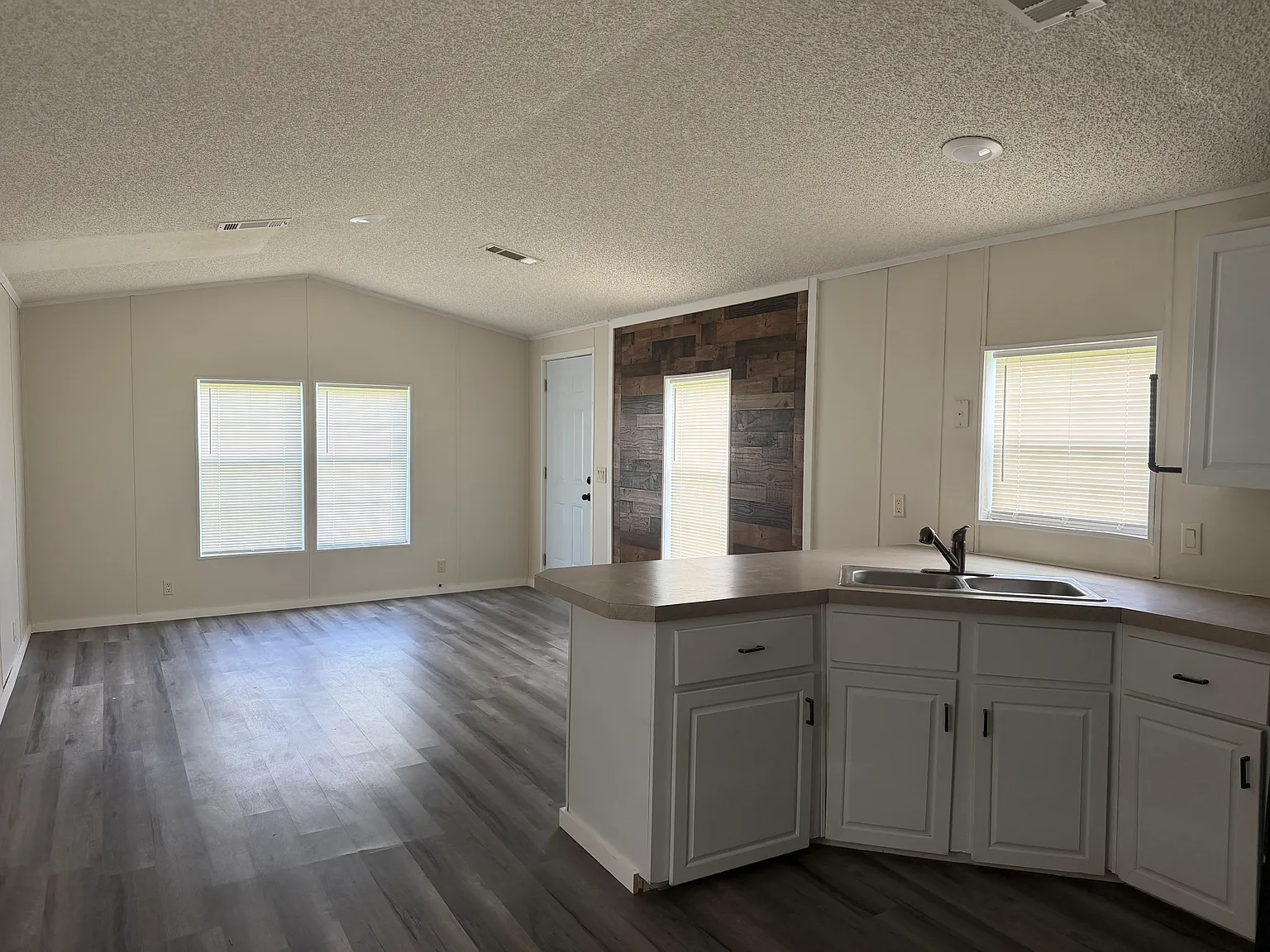 2 bed, $1,500 — Photo 4