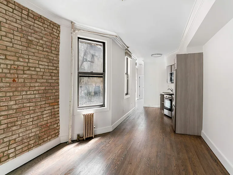 1825 2nd Ave #5S — Photo 3