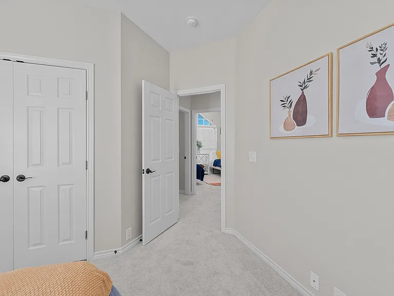 11350 Balcones Dr — Photo 4