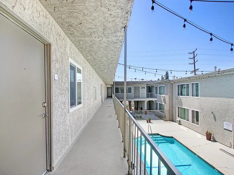 The Seville Apartments — Photo 45