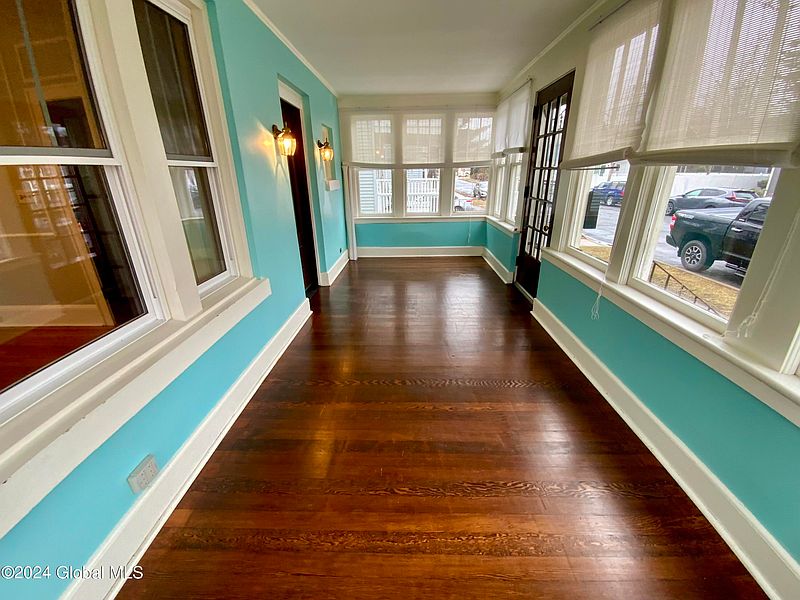 3rd image of 72 7th Avenue