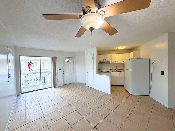 2nd image of 519 W Kalmia Dr #11524430