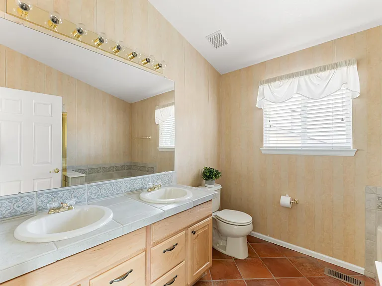 2912 Masters Ct — Photo 13