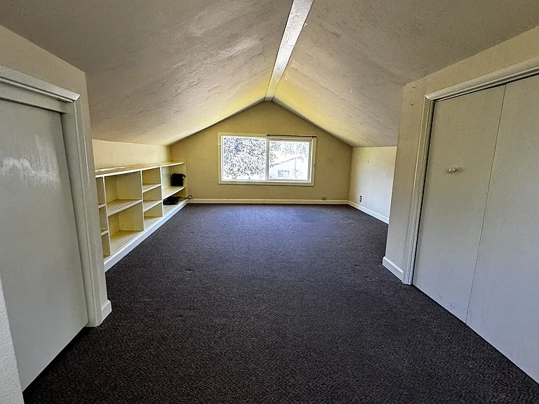 824 Schilling Way — Photo 11