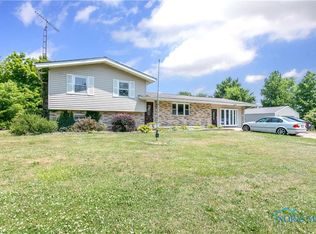 15932 Roachton Rd, Perrysburg, OH 43551