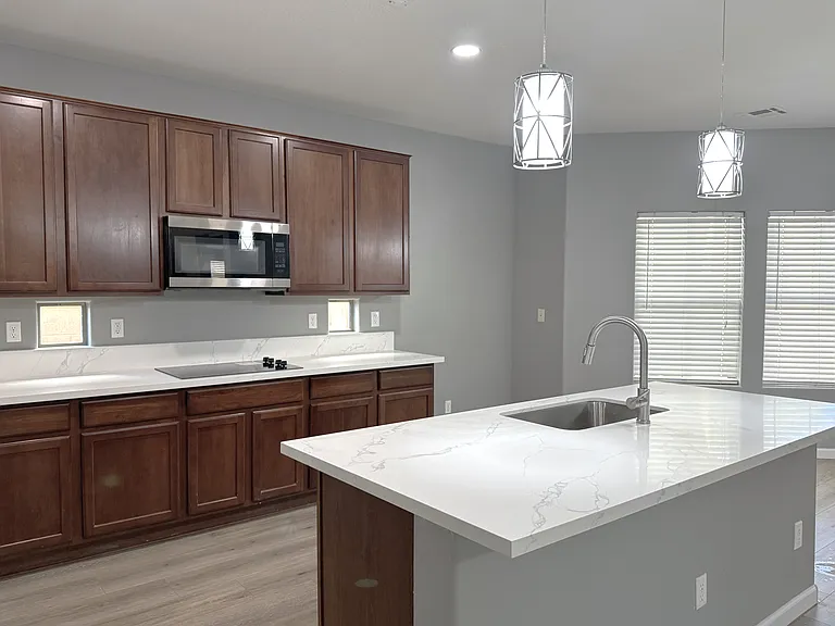 4056 E Devon Dr — Photo 7