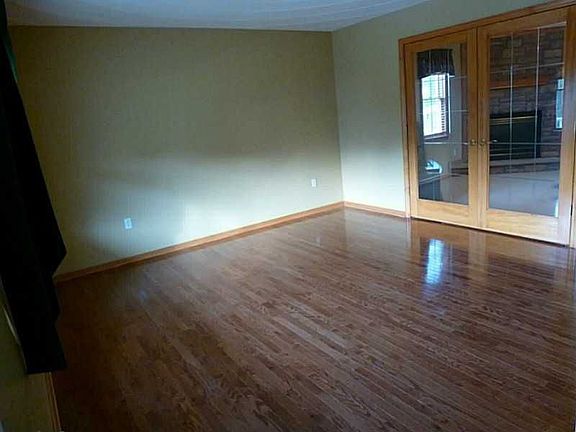 5th image of 1082 Redoak Dr