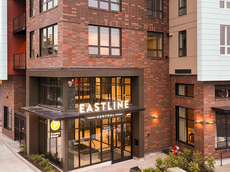 Eastline Central — Photo 67