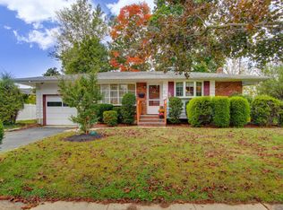 5 Lawrence Pl, Freehold, NJ 07728