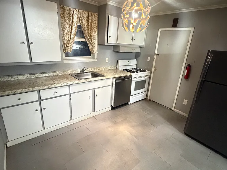 724 Murray St #1 — Photo 4