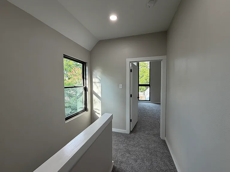 957 Woods Ave — Photo 12