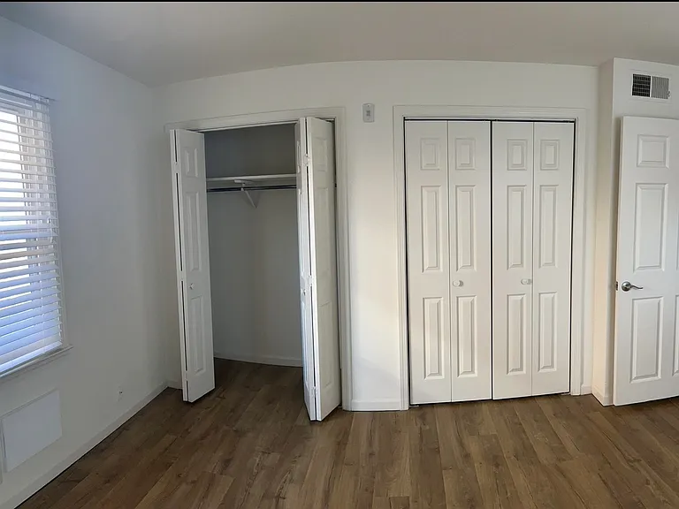 2905 Burch Ave #7 — Photo 35