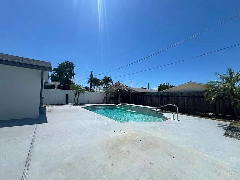 516 NW 54th St — Photo 15