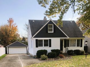 207 E Goebel Dr, Lombard, IL