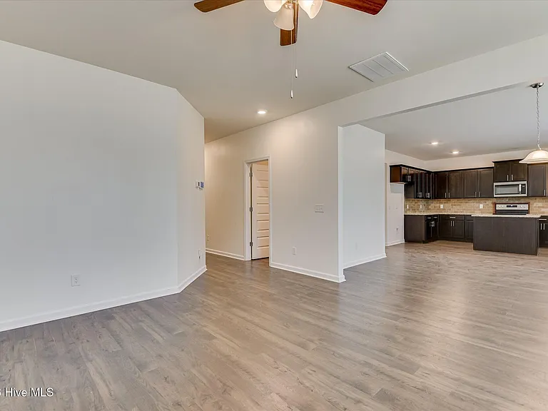 1147 Sims Dr — Photo 10