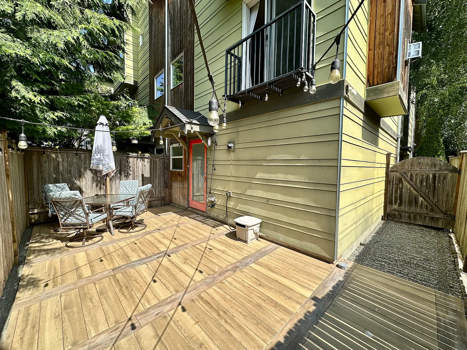 2 bed, 2.5 bath, 1080 sqft, $3,095 — Photo 2