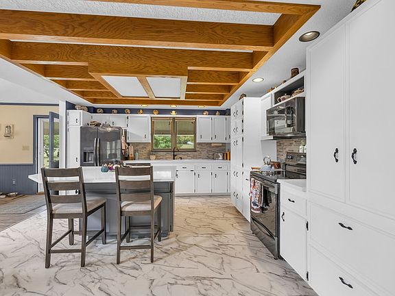 5th image of 350 Flatwood Farm Rd