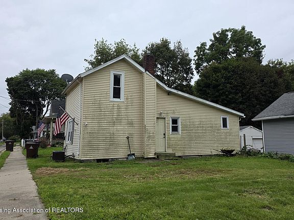 3rd image of 1335 N Walnut St