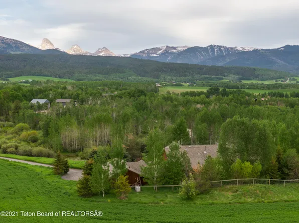 700 W Lois Ln, Alta, WY 83414