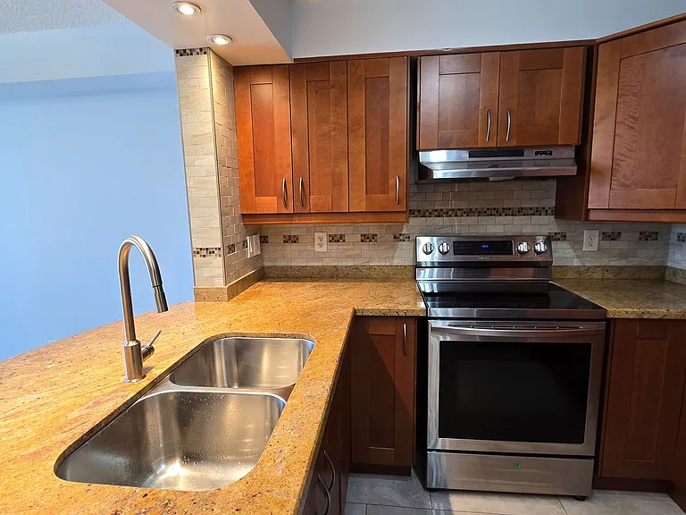 11 Townsgate Dr #1510 — Photo 17