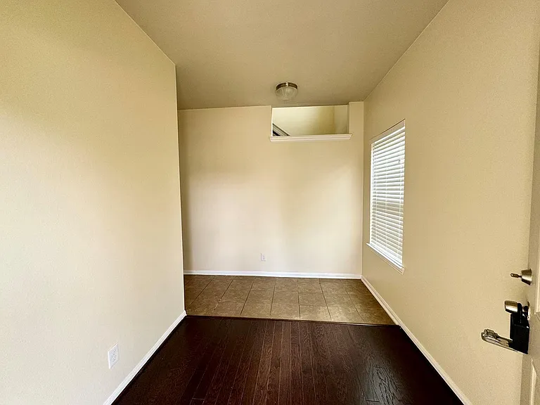 8230 Polaris Point Ln — Photo 2