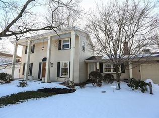 39 Greenlawn Dr, Rochester, NY 14622