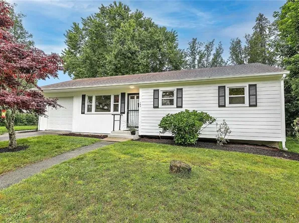 153 Fatima Dr, Warren, RI 02885