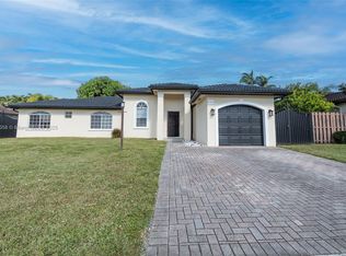 15461 SW 170th Ter, Miami, FL 33187