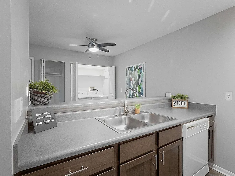 Compass Pointe — Photo 117