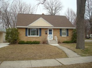 954 Waverly Pl, Green Bay, WI 54304