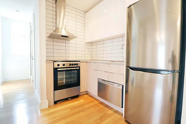 Rented by Uptown Flats LLC | media 12