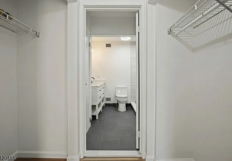 52 E Blackwell St #C — Photo 16