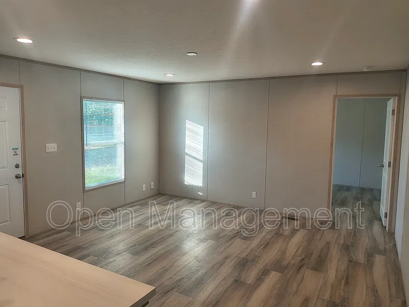 2 bed, 2.0 bath, 896 sqft, $999 — Photo 4