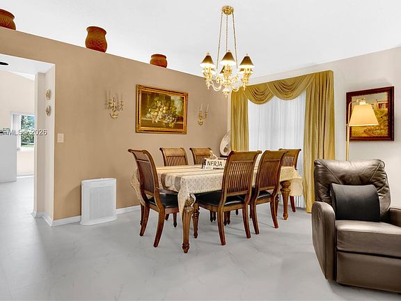 4th image of 11184 Sangria Ct
