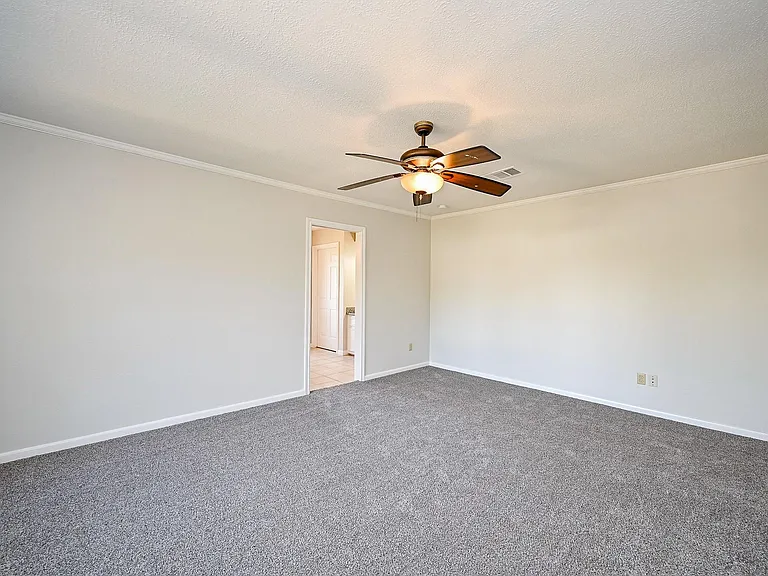 12011 Autumn Creek Dr — Photo 25