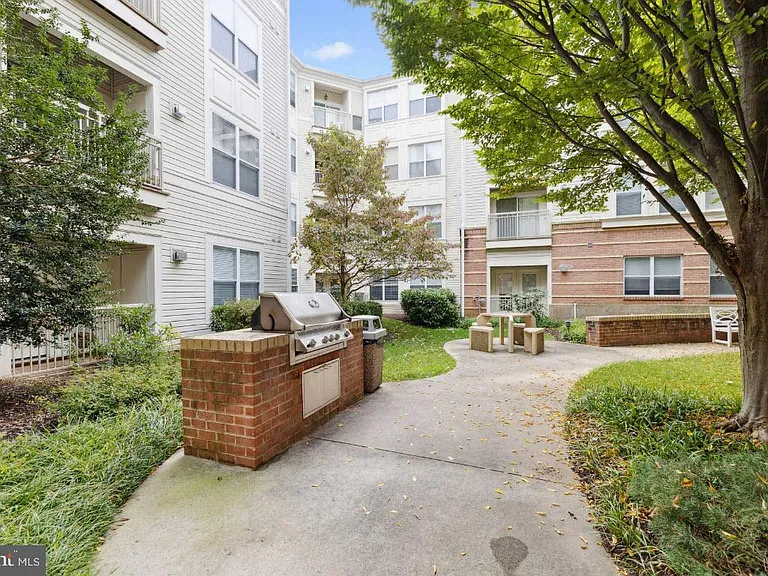 2765 Centerboro Dr #159 — Photo 20