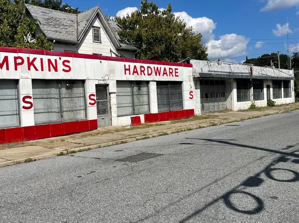 19 W High St, Clayton, NJ 08312