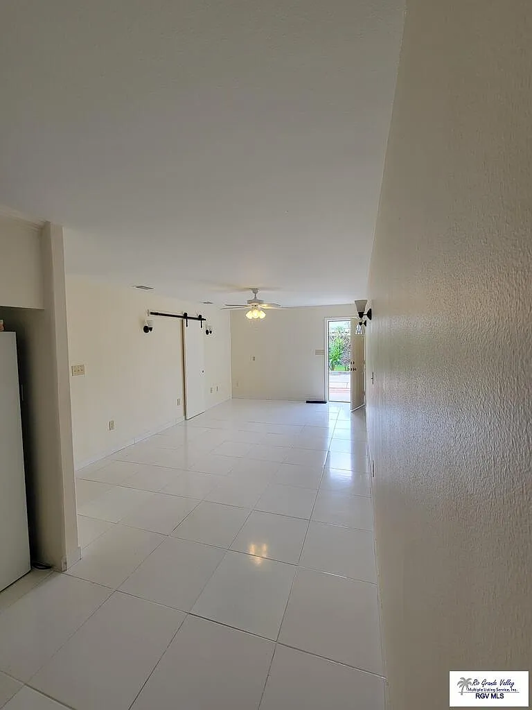 2 bed, 2.0 bath, 1307 sqft, $1,300 — Photo 2
