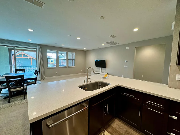 649 Sandalwood Dr #4 — Photo 17