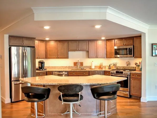 11 Cushing Pl #207, Chelmsford, MA 01824