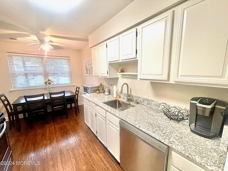 614 Sharon Garden Ct #614 — Photo 6