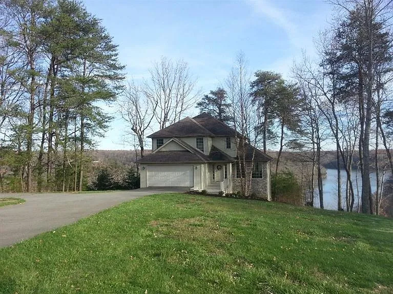 951 Cliffside Dr photo 1