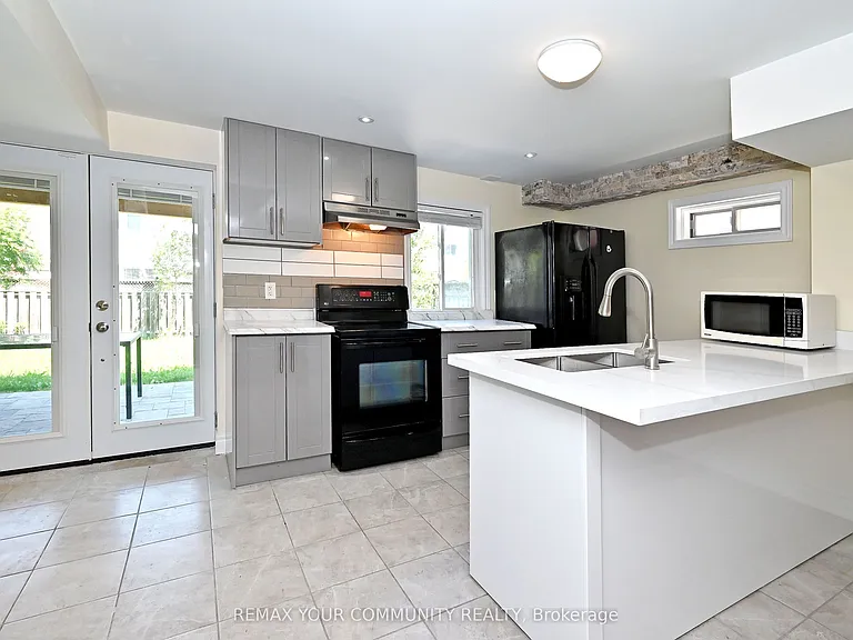 73 Laurendale Ave — Photo 29