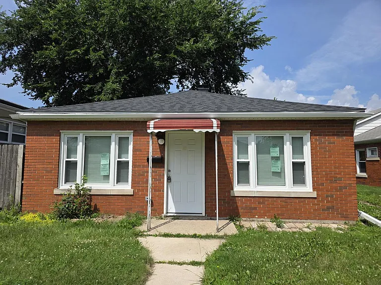 14916 Langley Ave — Photo 1